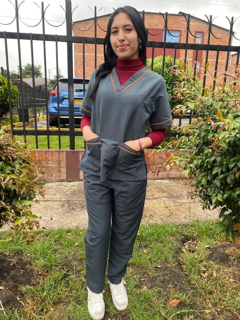 UNIFORME ANTIFLUIDOS